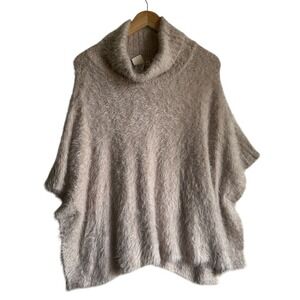 White Crow Poncho Sweater Fuzzy Beige Small Cozy Cabincore Grandma‎ Oversized